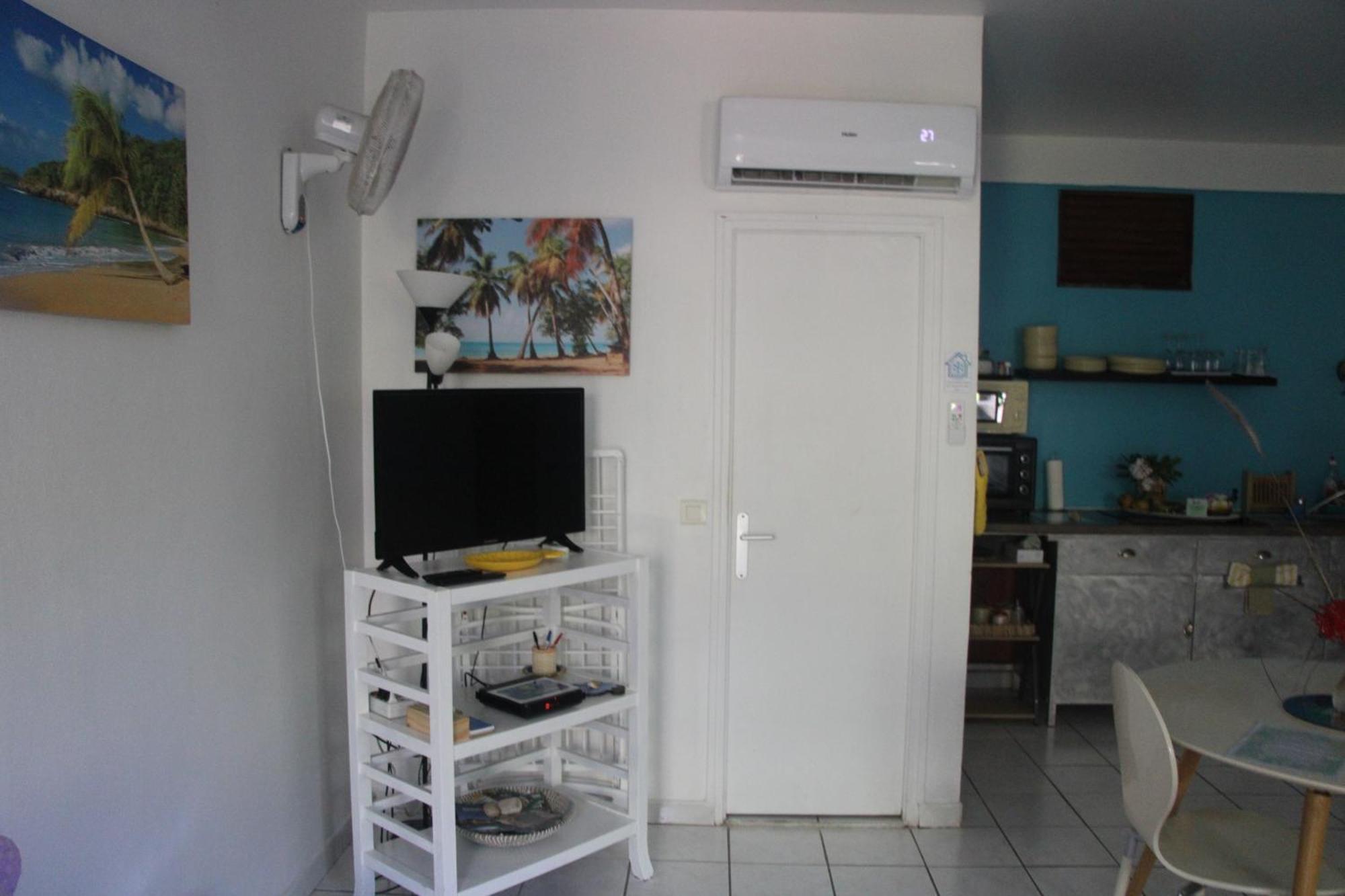 Le Colibri Et Le Frangipanier Apartment La Trinite Bagian luar foto