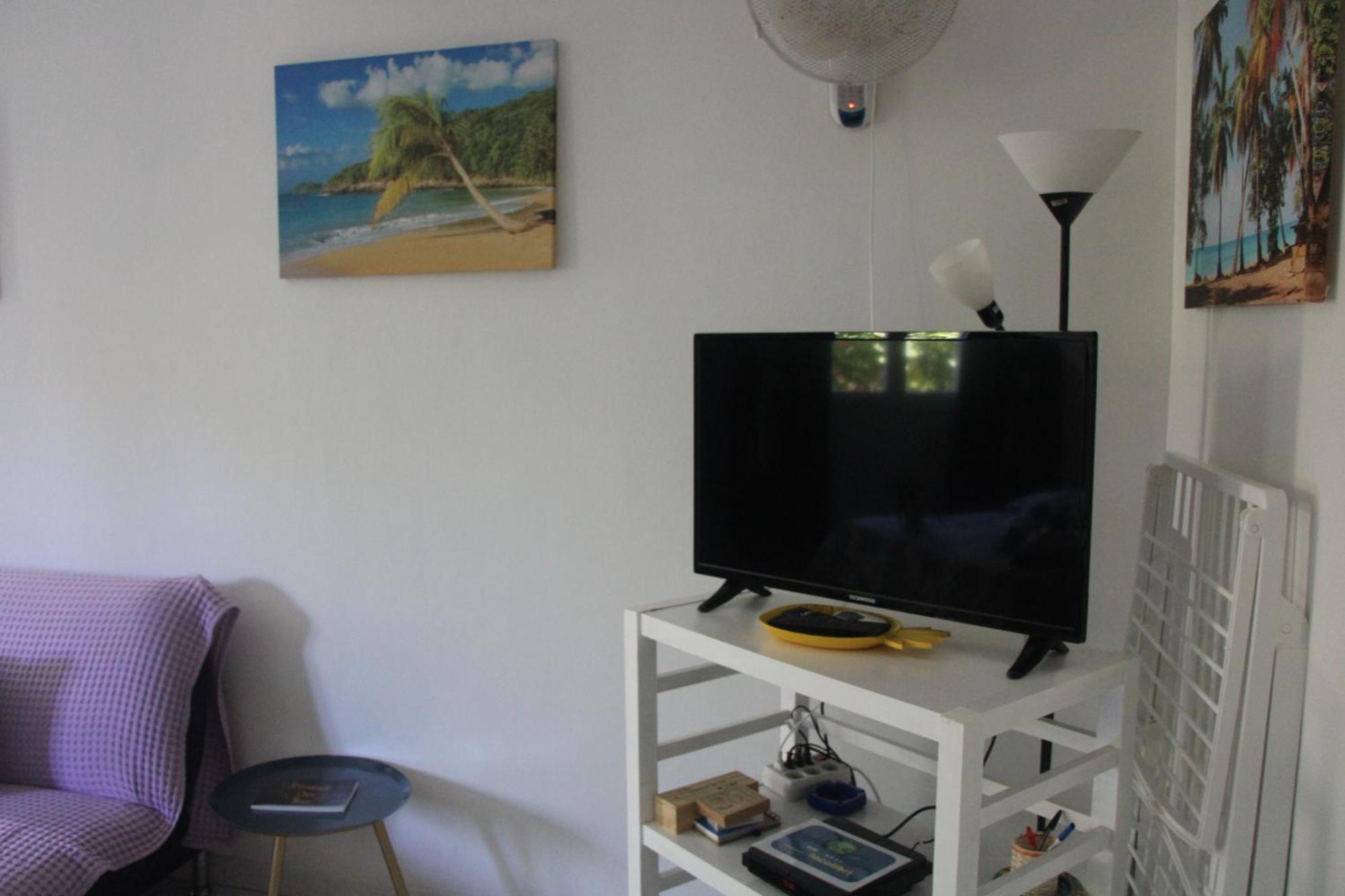 Le Colibri Et Le Frangipanier Apartment La Trinite Bagian luar foto